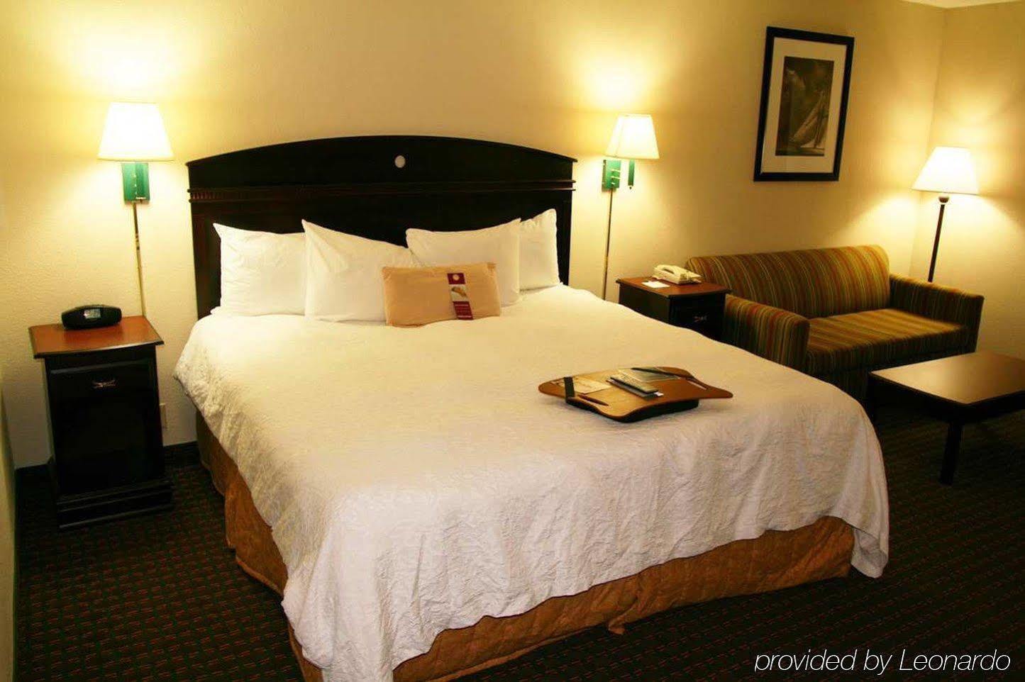 Hampton Inn Saint Augustine-I-95 Room photo